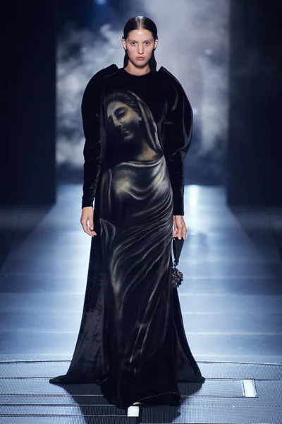 Look 12